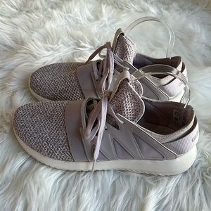 Adidas women’s size 7 light pastel lavender tennis running shoes sneakers